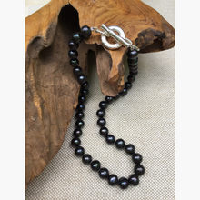 Moonless Night – Black Pearl Necklace