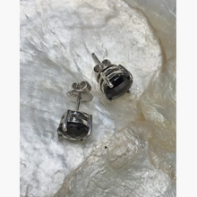 Onyx Studs 9mm