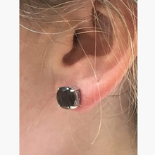 Onyx Studs 9mm