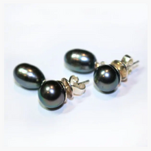 Pearl Studs with Oval Pearl Drop – Black